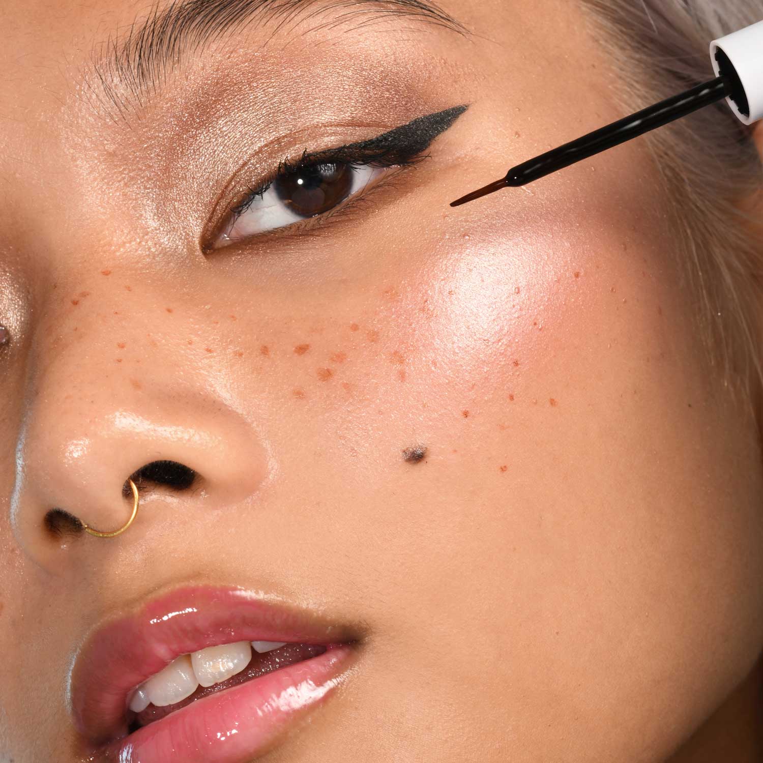 Lunivé™ | Freckle Flair Pen